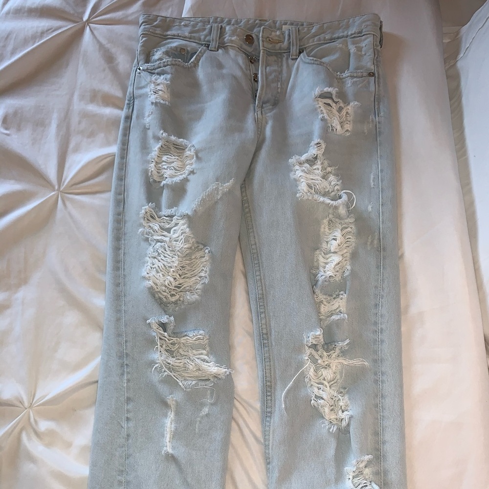 Light wash boyfriend jeans